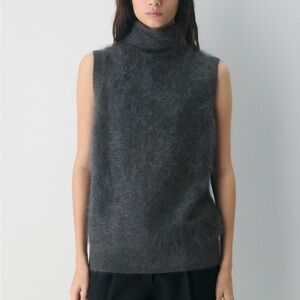 Aritzia Brushed Cashmere Opus Sweater Vest